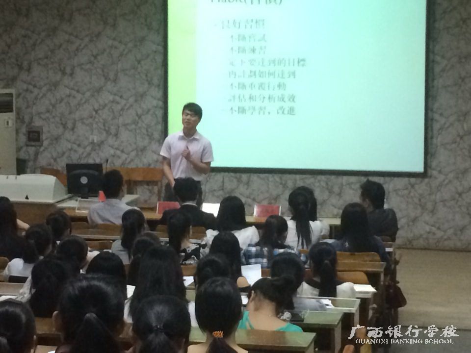 金融1103班学生梁理弟现身说法，挑战高新不是梦.jpg